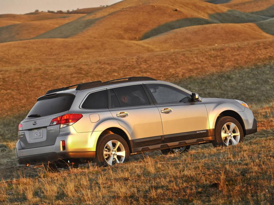  Subaru Outback 2.5i 2012 года  (US) (фото 7 из 20)